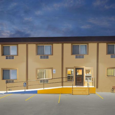Super 8 By Wyndham Diamondville Kemmerer Bagian luar foto