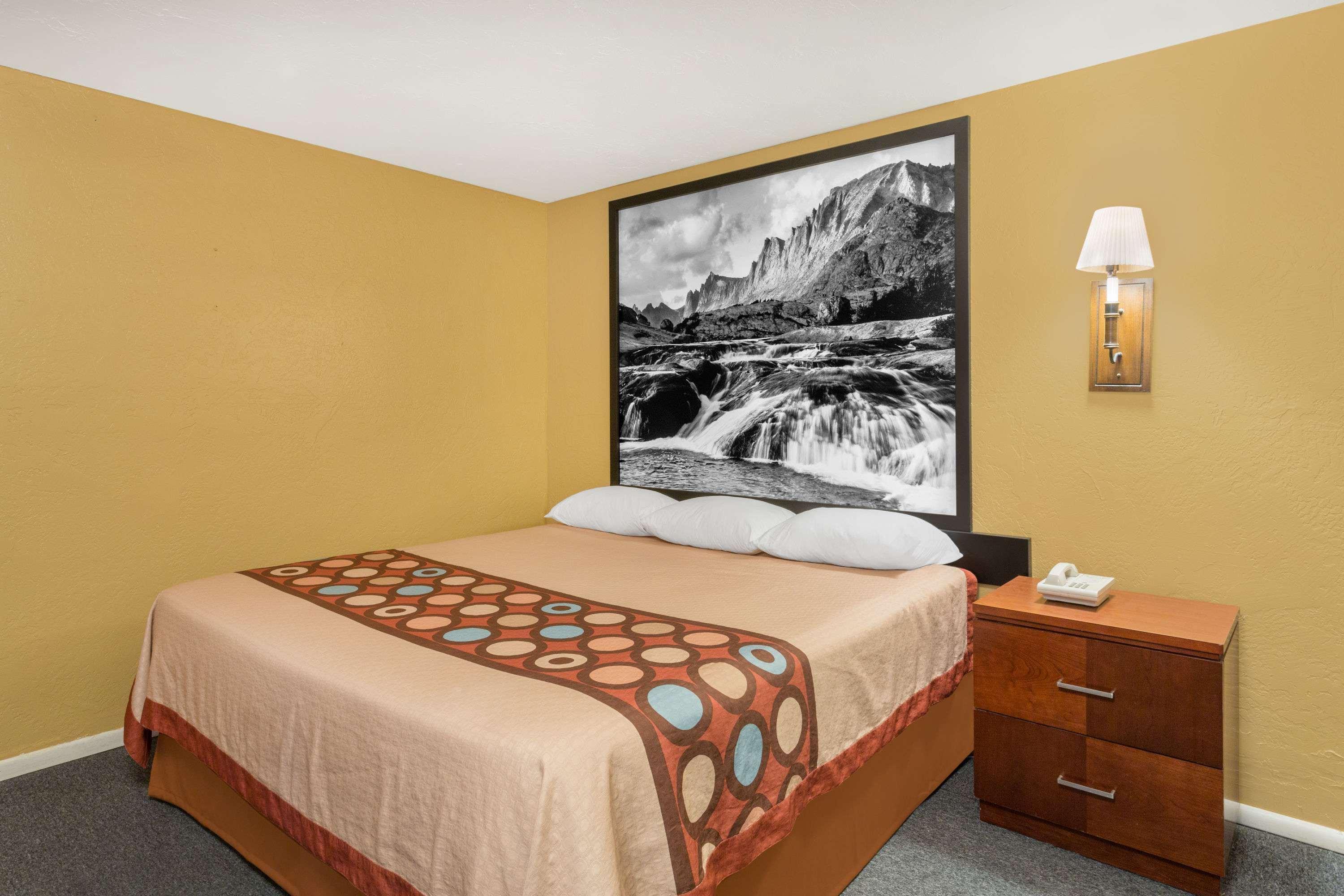 Super 8 By Wyndham Diamondville Kemmerer Bagian luar foto