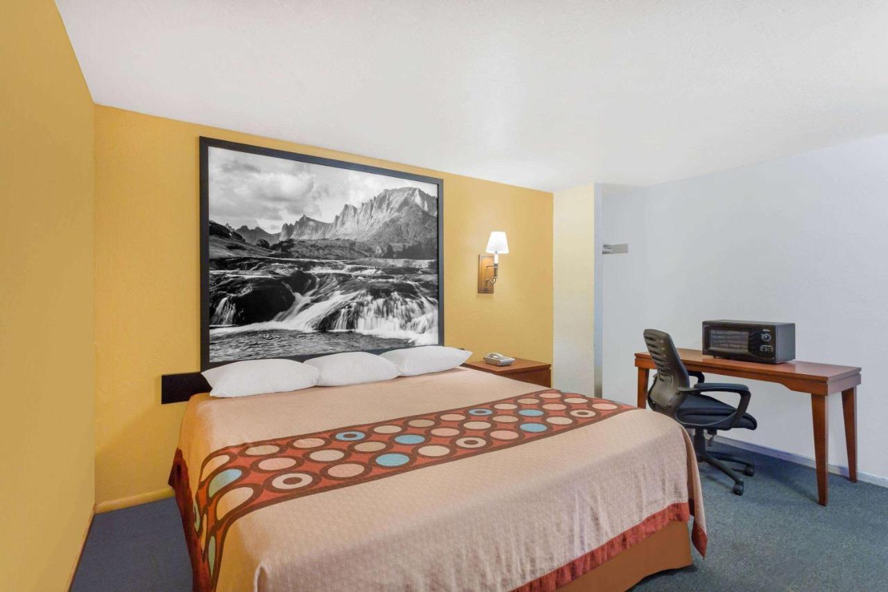 Super 8 By Wyndham Diamondville Kemmerer Bagian luar foto